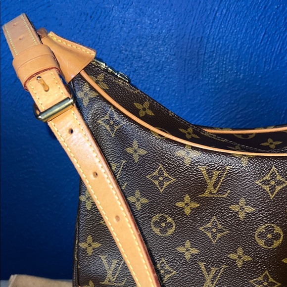Louis Vuitton Classic Monogram Boulogne Shoulder Bag - Picture 6 of 17